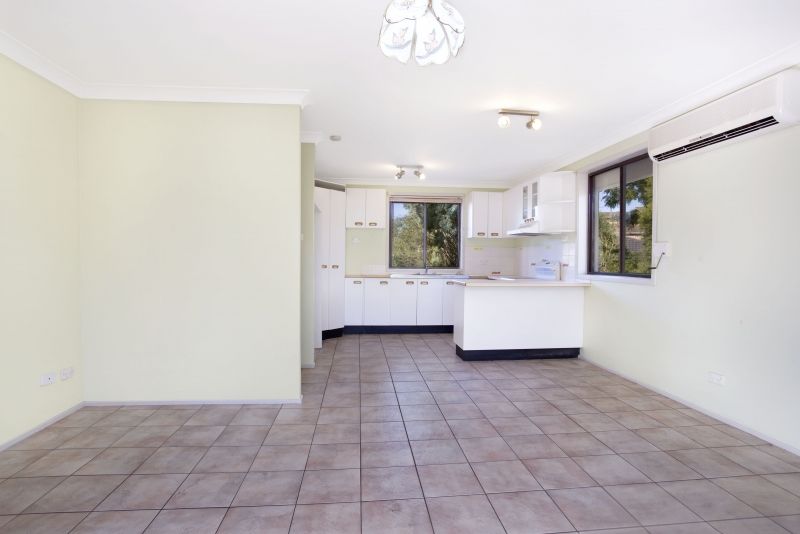 11 Grevillea Close, BOSSLEY PARK, NSW 2176