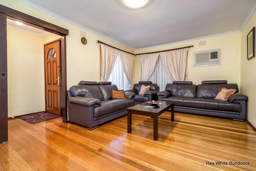 10 Pinnacle Court, LALOR, VIC 3075