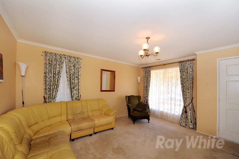 35 Pickworth Crescent, ROWVILLE, VIC 3178