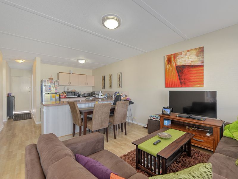61 Park Road, WOOLOOWIN QLD 4030