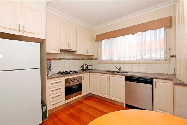 23 Mahoneys Road, RESERVOIR, VIC 3073
