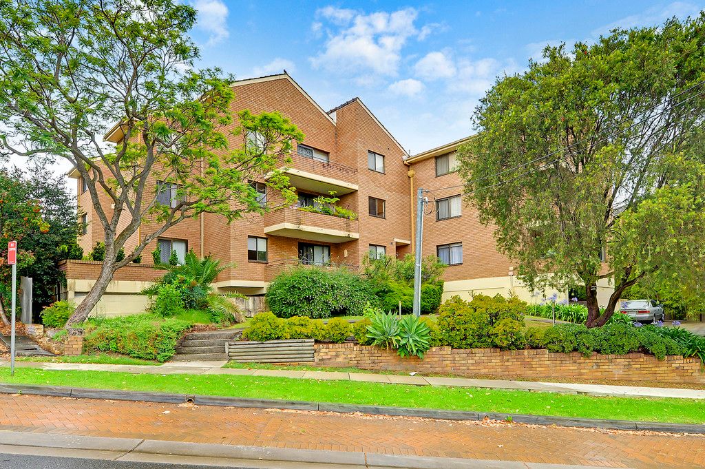 2 Pearson Street, GLADESVILLE NSW 2111