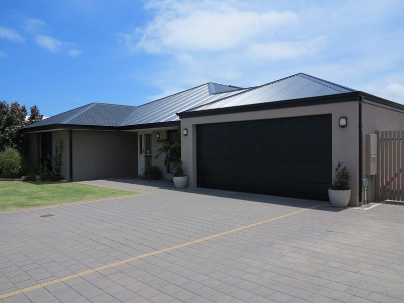 10 Invincible Rise, WANDINA, WA 6530