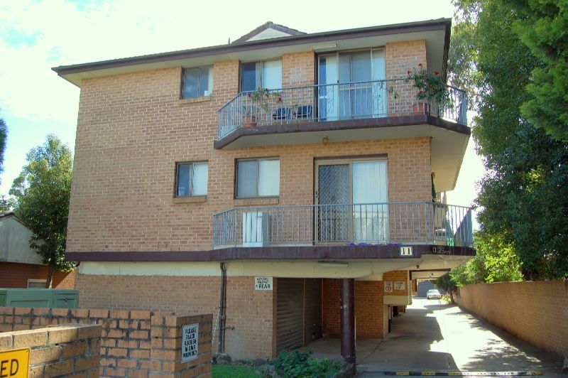 11 Louis Street, GRANVILLE NSW 2142
