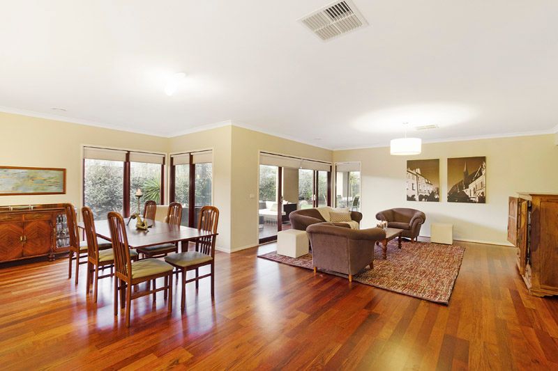 22 Coorong Cir, WATERWAYS, VIC 3195