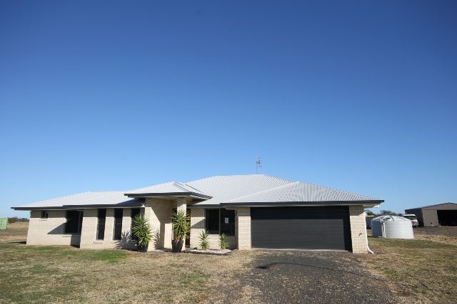 33 James Cook Drive, DALBY QLD 4405
