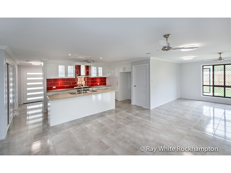 14 Stringybark Avenue, NORMAN GARDENS, QLD 4701