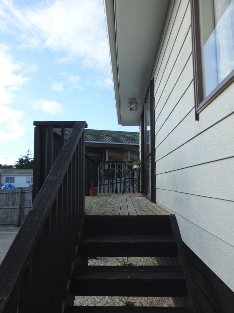 35 Loughanure Place, MASSEY, Waitakere City