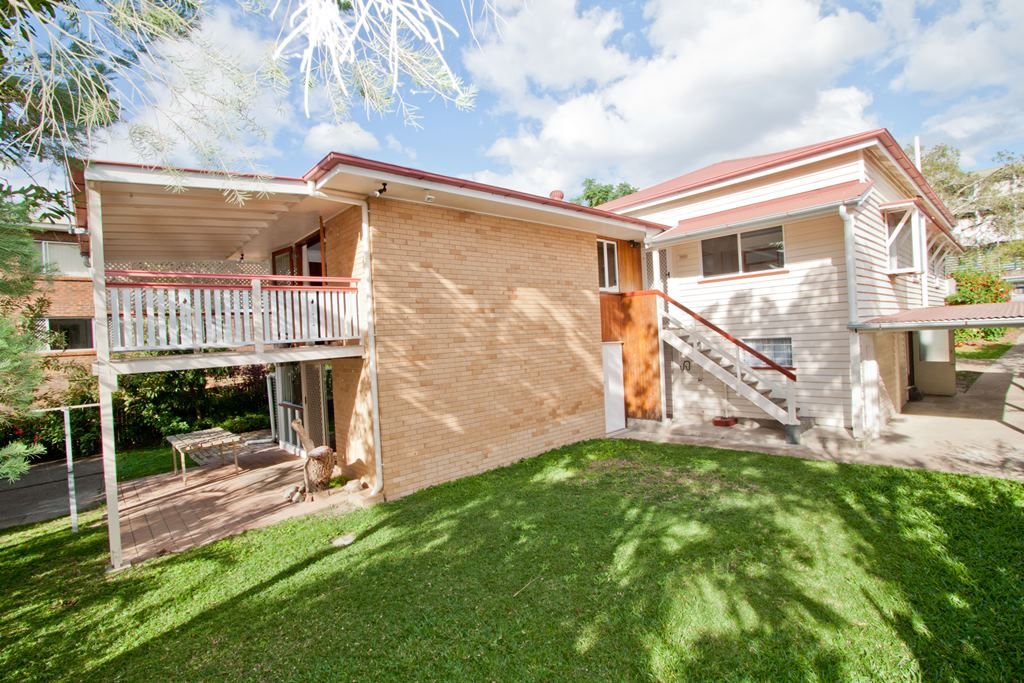 38 Eighth Avenue, COORPAROO, QLD 4151