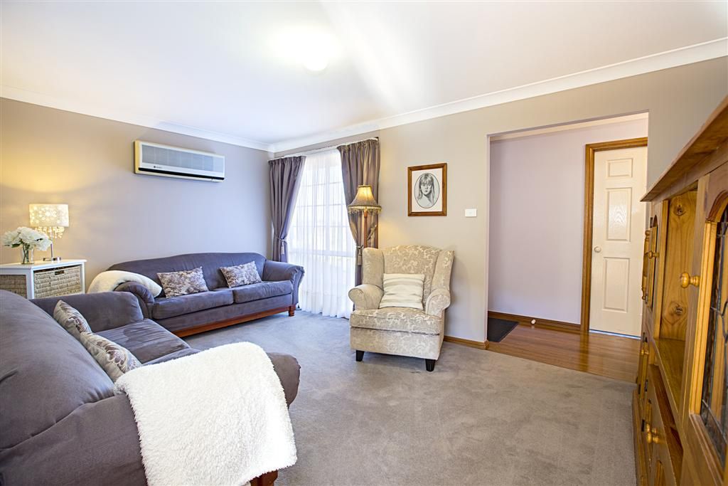13 Brady Place, GLENMORE PARK, NSW 2745