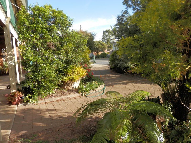 7 Price Street, BRASSALL, QLD 4305