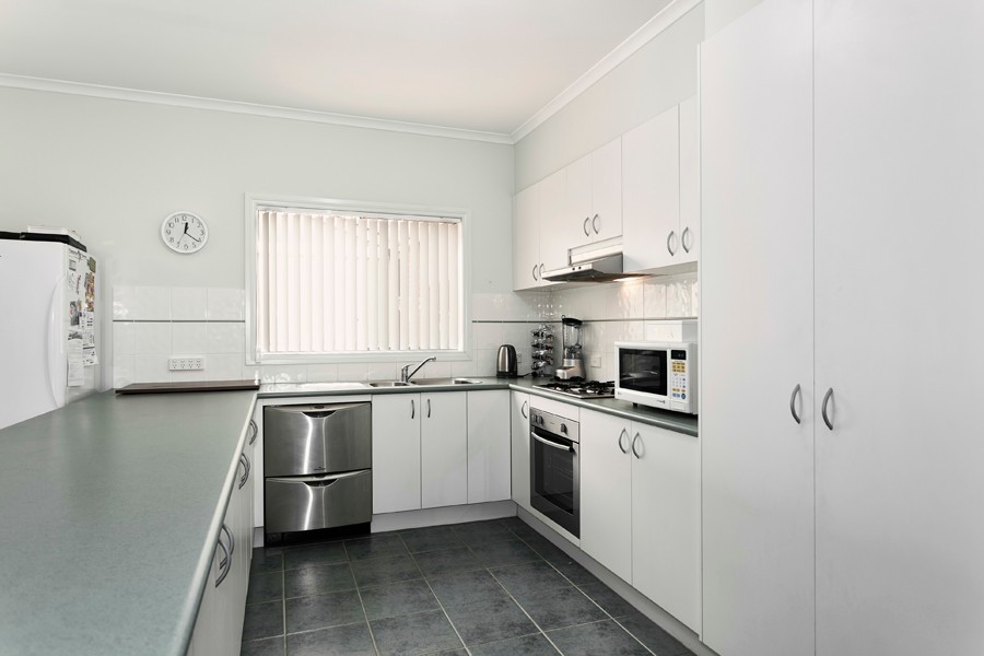 14 Waterford Way, MELTON WEST, VIC 3337