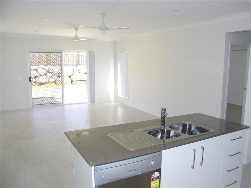 29 Lilyvale Esplanade, BOYNE ISLAND, QLD 4680