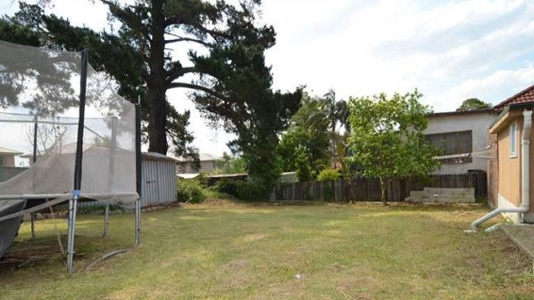 42 Carrisbrook Avenue, PUNCHBOWL, NSW 2196