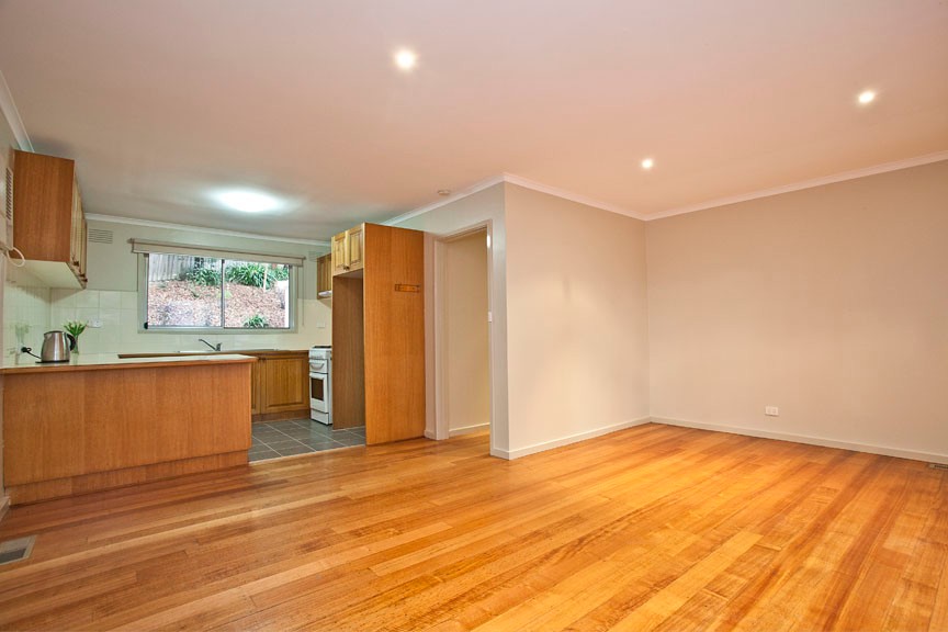 2/2 Kia Ora Parade, FERNTREE GULLY, VIC 3156
