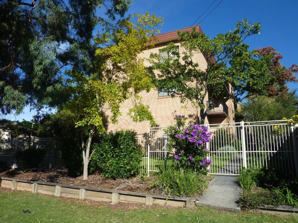 18 High Street, WOONONA NSW 2517