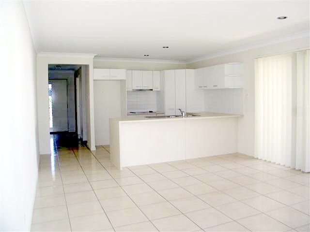 45 Liriope Drive, KIRKWOOD, QLD 4680