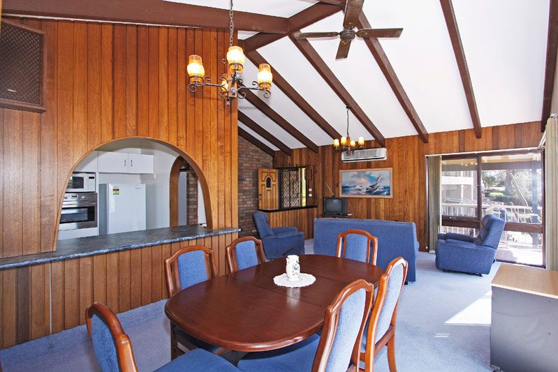 182 Grand Parade, BONNELLS BAY, NSW 2264