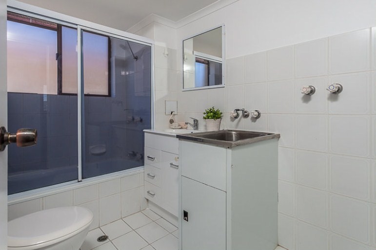 2/65 Haig Street, GORDON PARK, QLD 4031