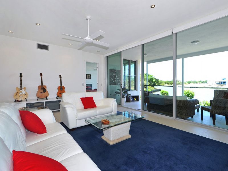 7527 Springfield Drive, HOPE ISLAND, QLD 4212