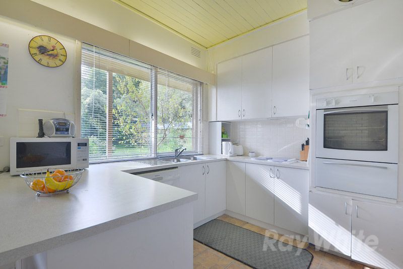 15 Landscape Drive, BORONIA, VIC 3155