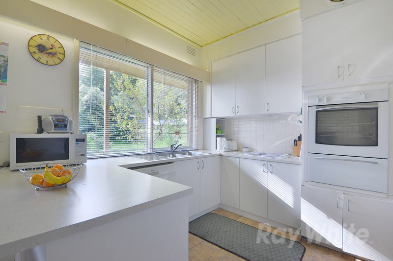15 Landscape Drive, BORONIA, VIC 3155