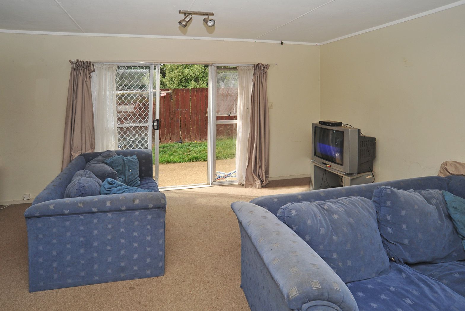 1/2 Thorn Place, PAPATOETOE, Manukau City