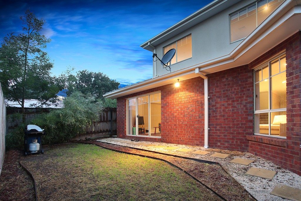 2/16 Churchill Avenue, CHADSTONE, VIC 3148