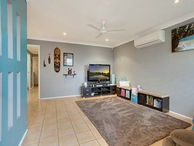 65 Candlebark Circuit, GLENMORE PARK, NSW 2745