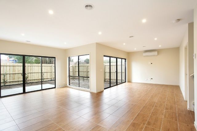 33B Selworthy Avenue, OAKLEIGH SOUTH, VIC 3167