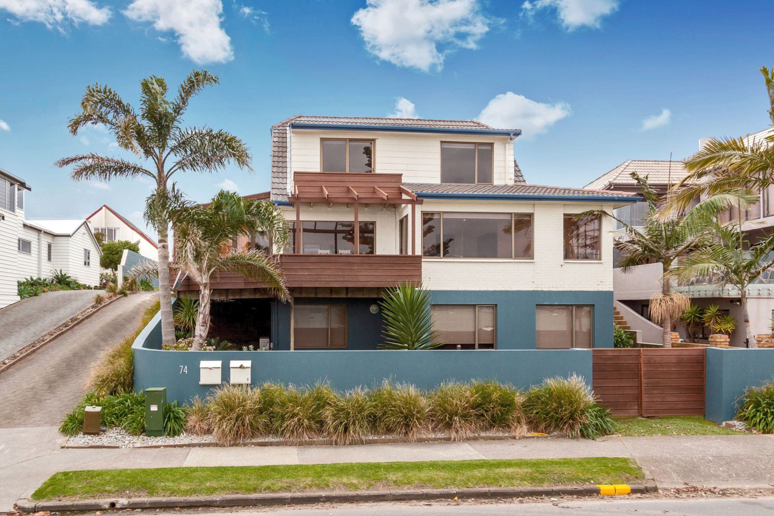 74 The Parade, BUCKLANDS BEACH, Manukau City