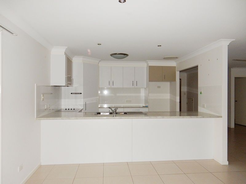 Unit 2 'Meridan Villas' 10 Alicia Circuit, LITTLE MOUNTAIN, QLD 4551