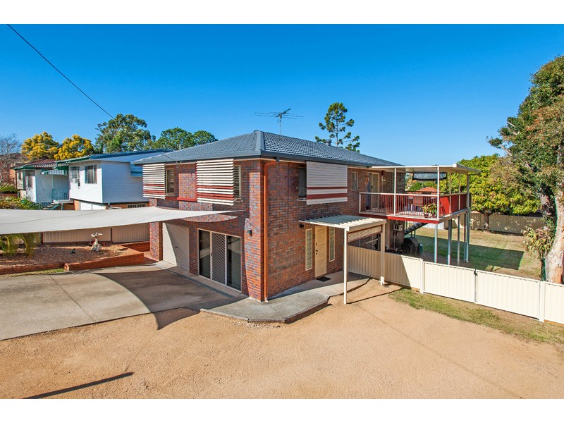 223 Broadwater Road, MANSFIELD, QLD 4122