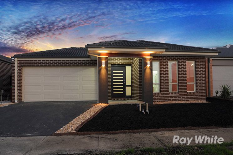 18 Appaloosa Grove, CLYDE NORTH, VIC 3978