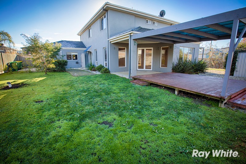 21 Fallingwater Drive, PAKENHAM, VIC 3810