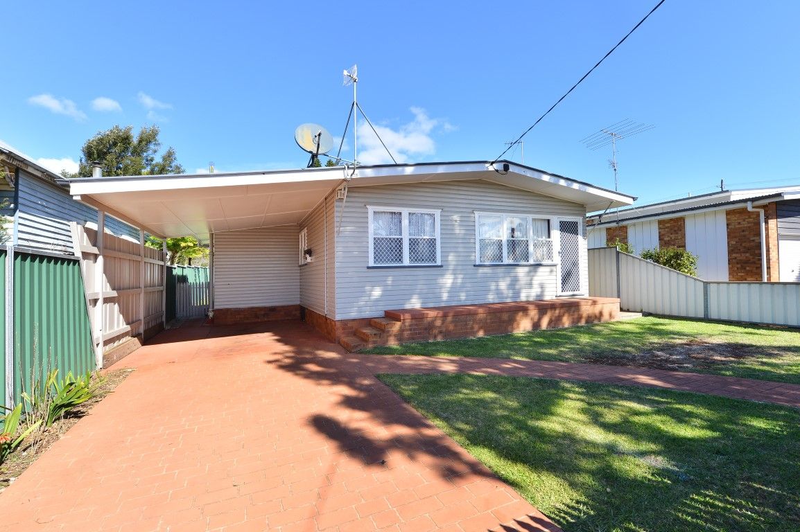 36a Charles Street, NEWTOWN QLD 4350