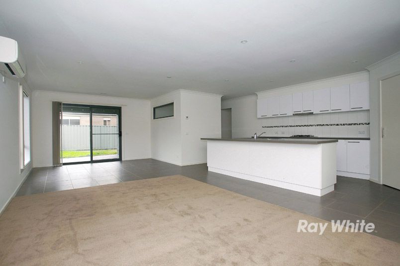 56 Bradford Drive, CRANBOURNE EAST, VIC 3977