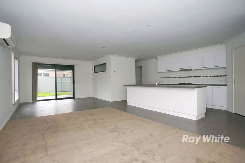 56 Bradford Drive, CRANBOURNE EAST, VIC 3977