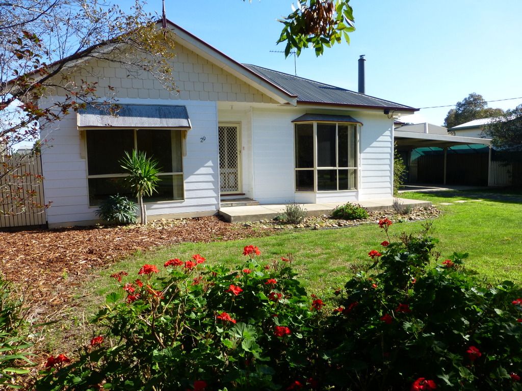 29 McIntosh Street, ECHUCA VIC 3564
