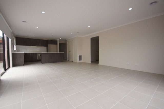 8 Turnbridge Road, OFFICER, VIC 3809