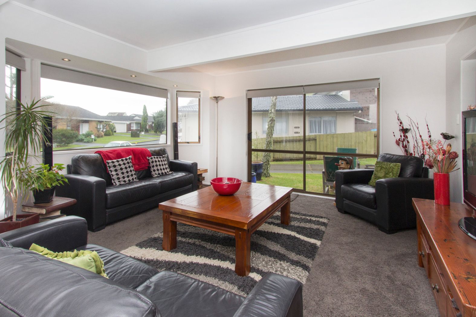 1/16 Cornelian Crescent, HALF MOON BAY, Manukau City