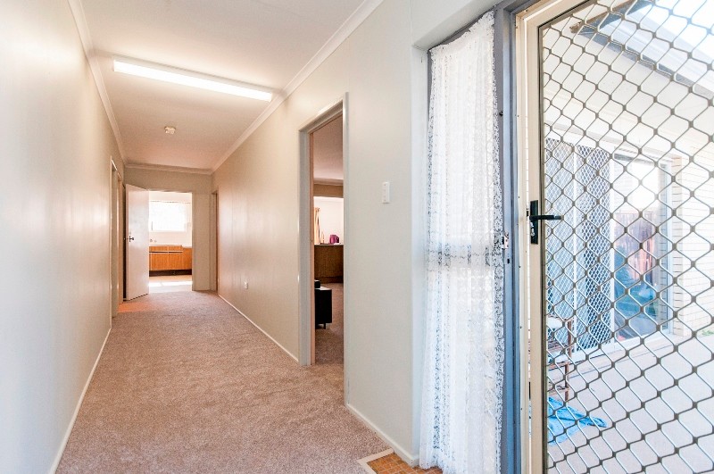 177 Pine Mountain Road, BRASSALL, QLD 4305