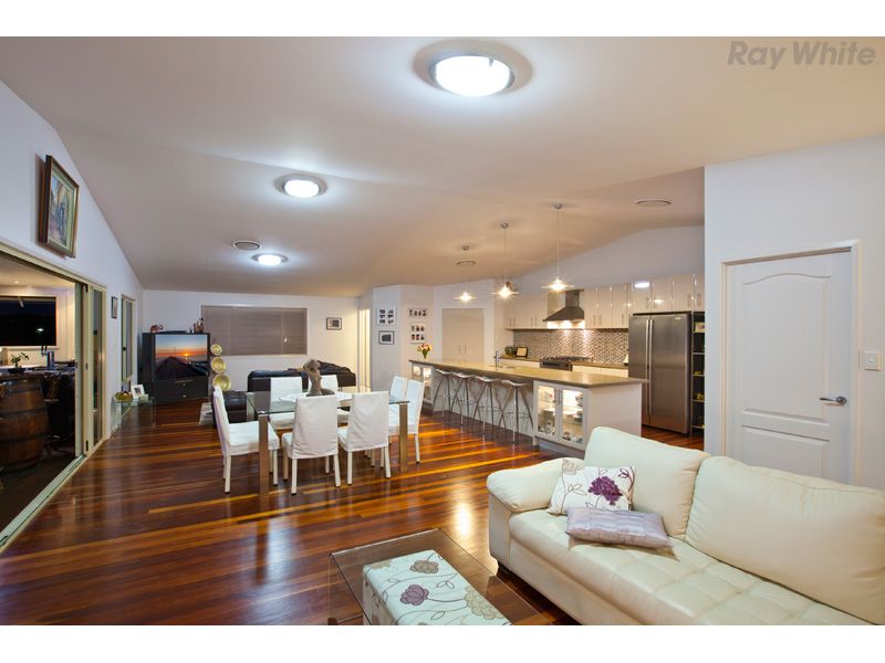 21 Carmody Court, PETRIE, QLD 4502