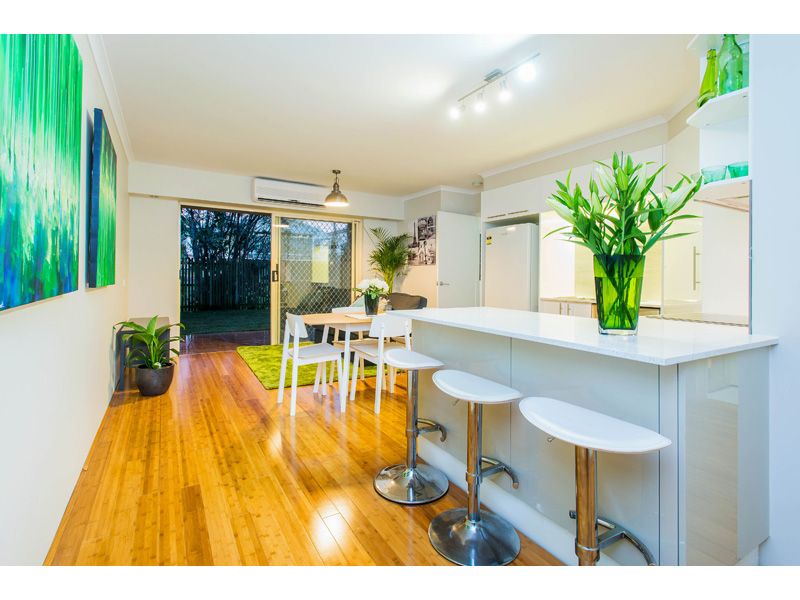2/6 Pear Street, GREENSLOPES, QLD 4120