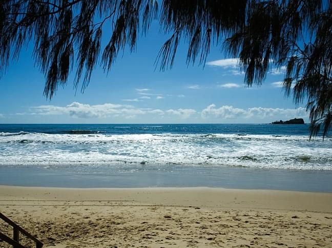 11 Finland Road, PACIFIC PARADISE, QLD 4564