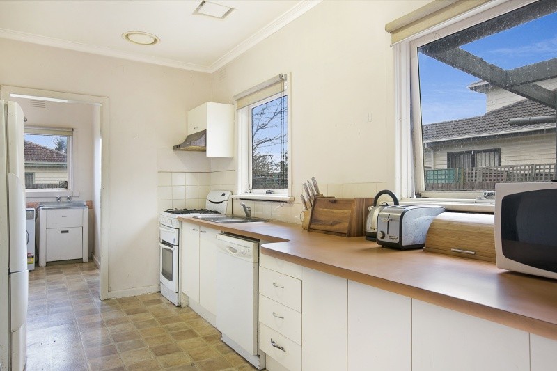 6 Theodore Avenue, NOBLE PARK, VIC 3174