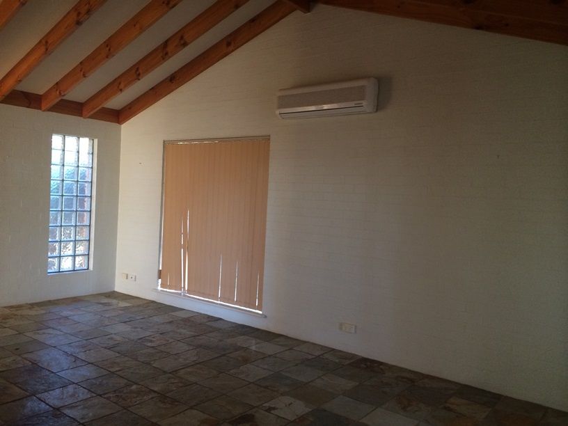 10 Falmouth Close, TARCOOLA BEACH, WA 6530