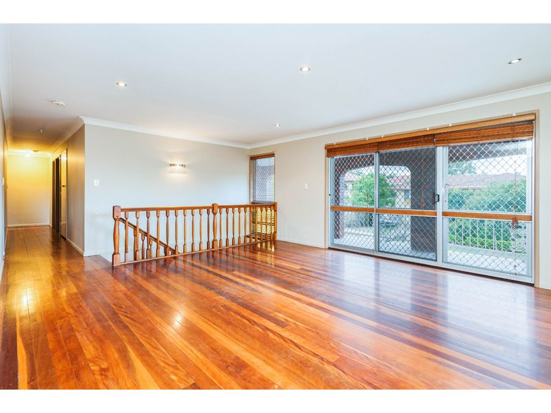 19 Martense Street, WISHART, QLD 4122