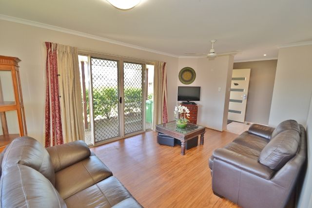 6 Heights Road, BEERWAH, QLD 4519