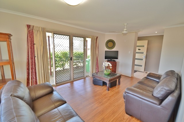6 Heights Road, BEERWAH, QLD 4519